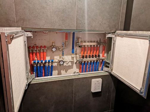 Люк под плитку Секрет 3.0, 2 створки 1100*350 Люк под плитку Секрет 3.0, 2 створки 1100*350